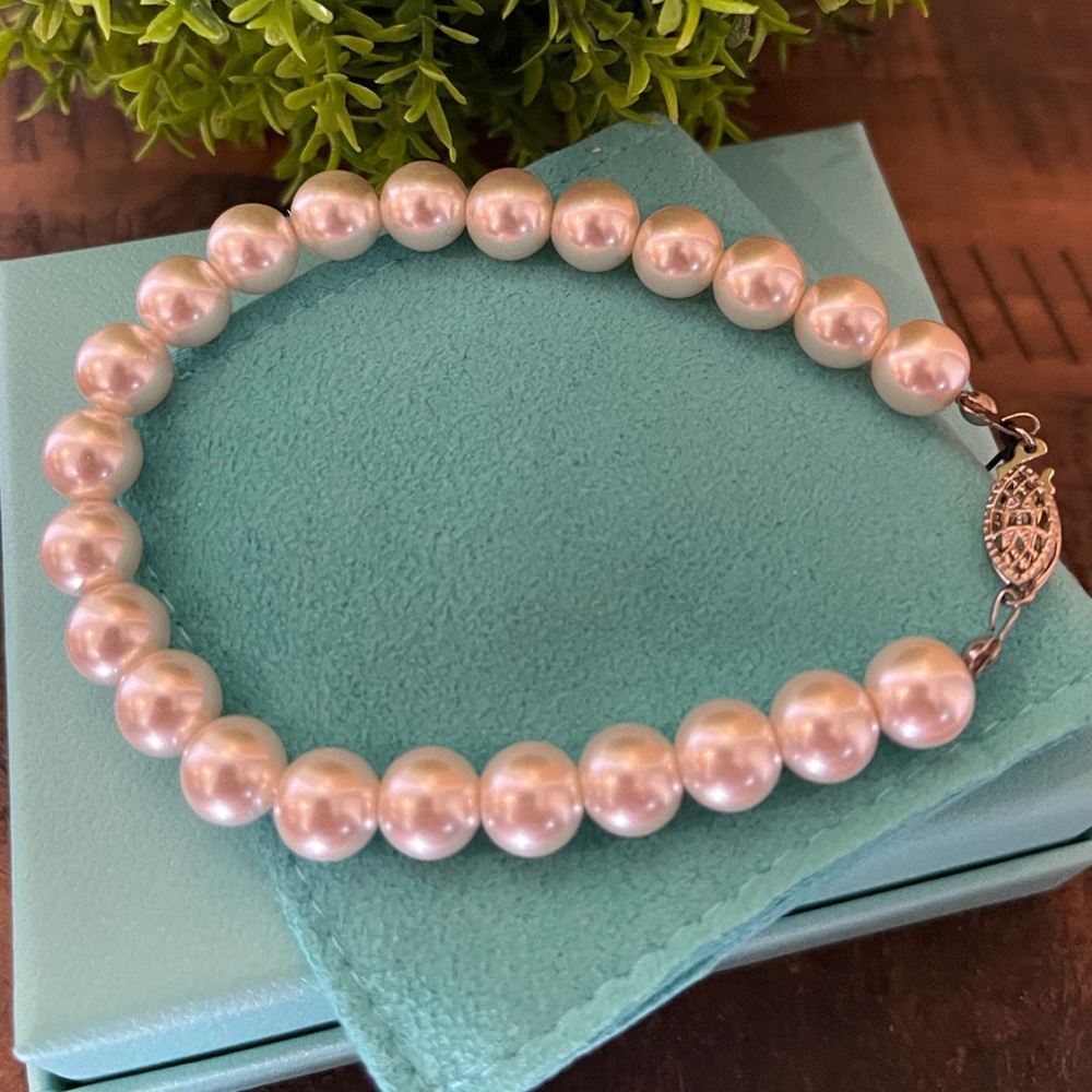 Fuji Seas Danecraft Hand-knotted Pearl Bracelet